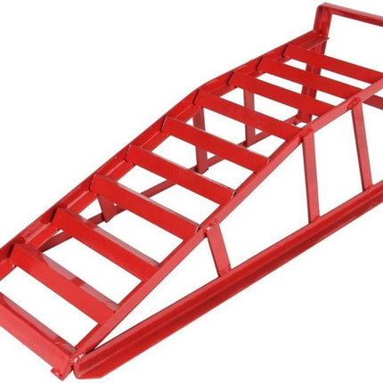 Stabiele oprijbok /oprijbrug  waarmee de auto of aanhanger 20 cm hoog komt te staan